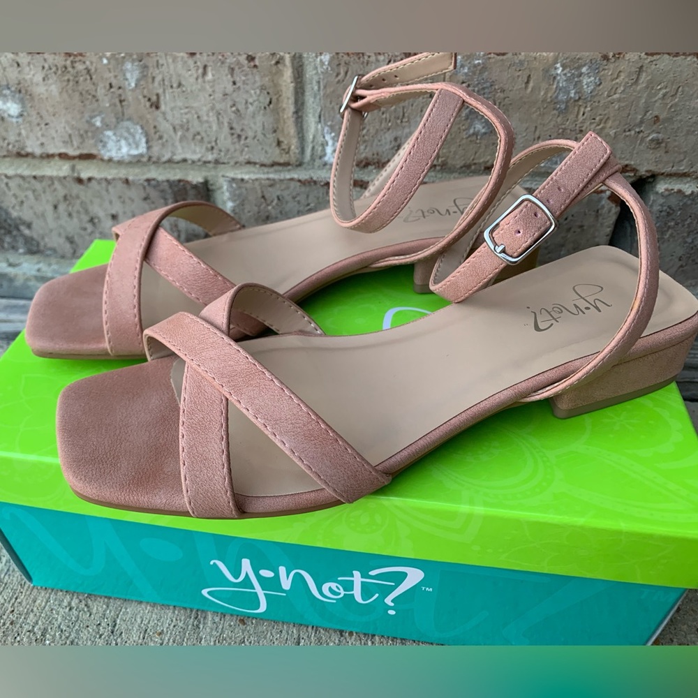 Y-Not light pink formal flats. Size 6